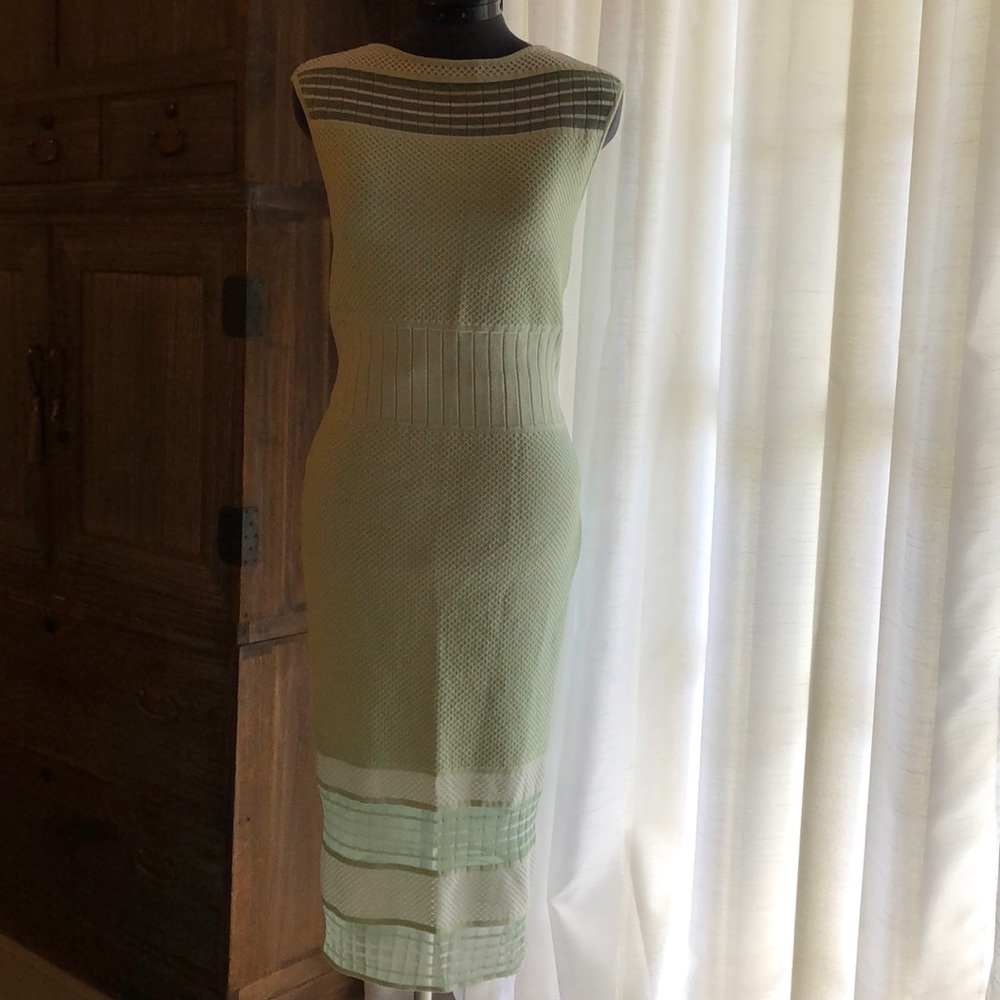 Eva in mint.
